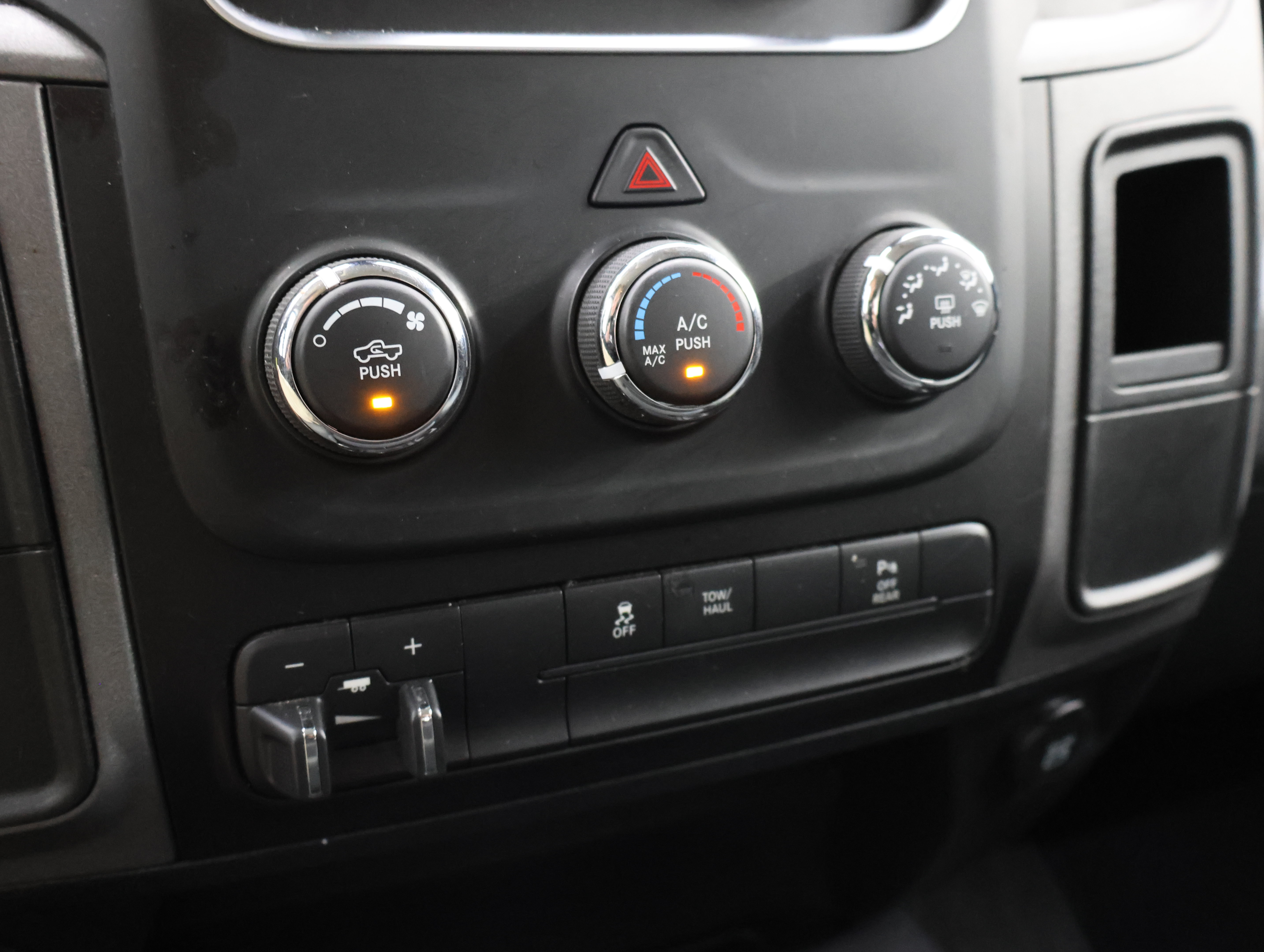Used 2016 RAM 2500 Tradesman w/ Chrome Appearance Group AWD/4WD image 45