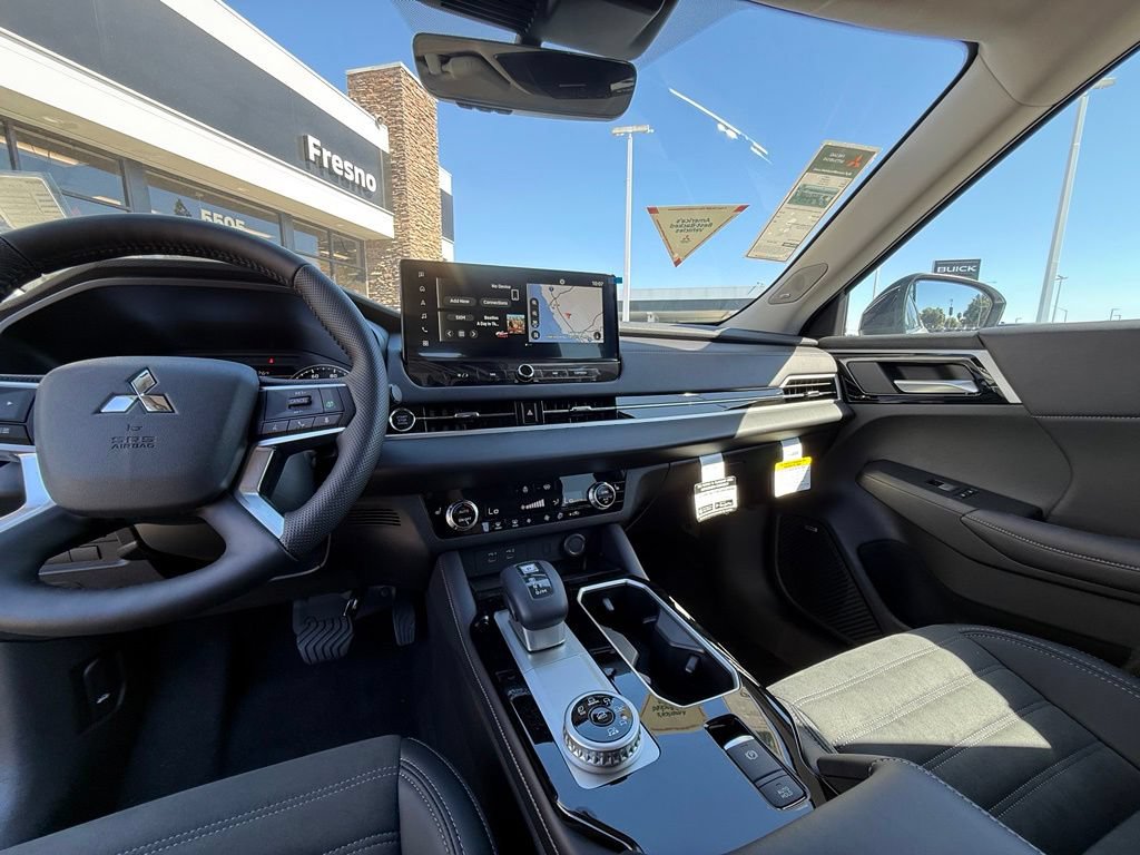 New 2026 Mitsubishi Outlander AWD image 24