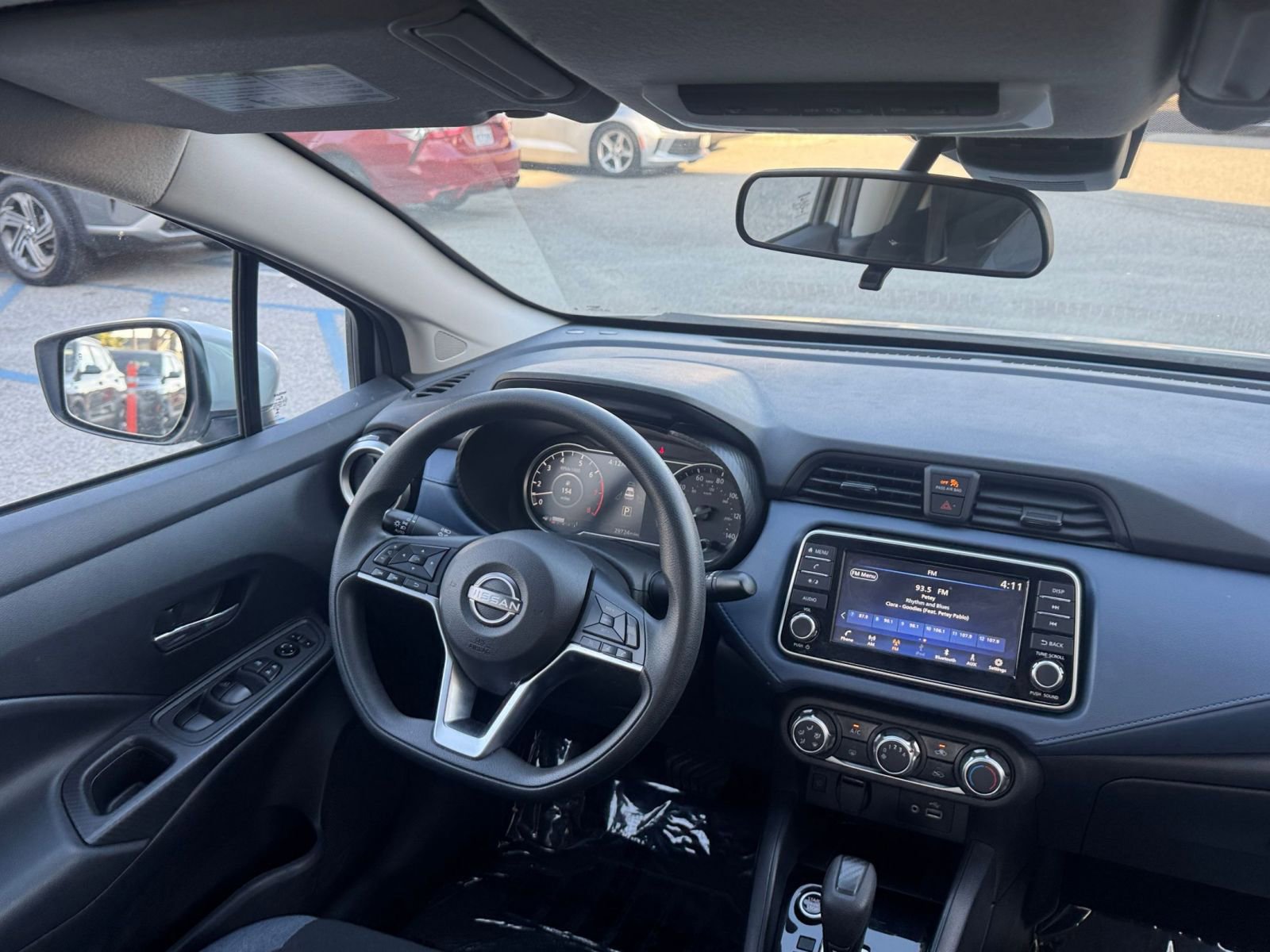 Used 2025 Nissan Versa SV FWD image 33