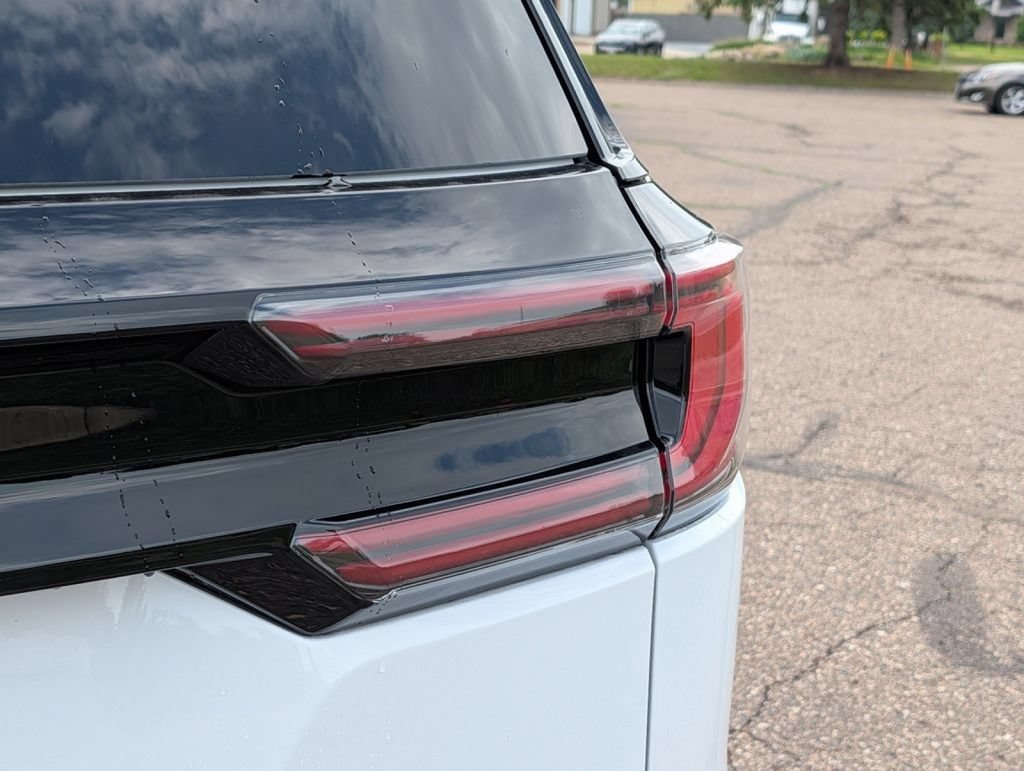 New 2026 GMC Acadia Elevation w/ Elevation Premium Package AWD/4WD image 11