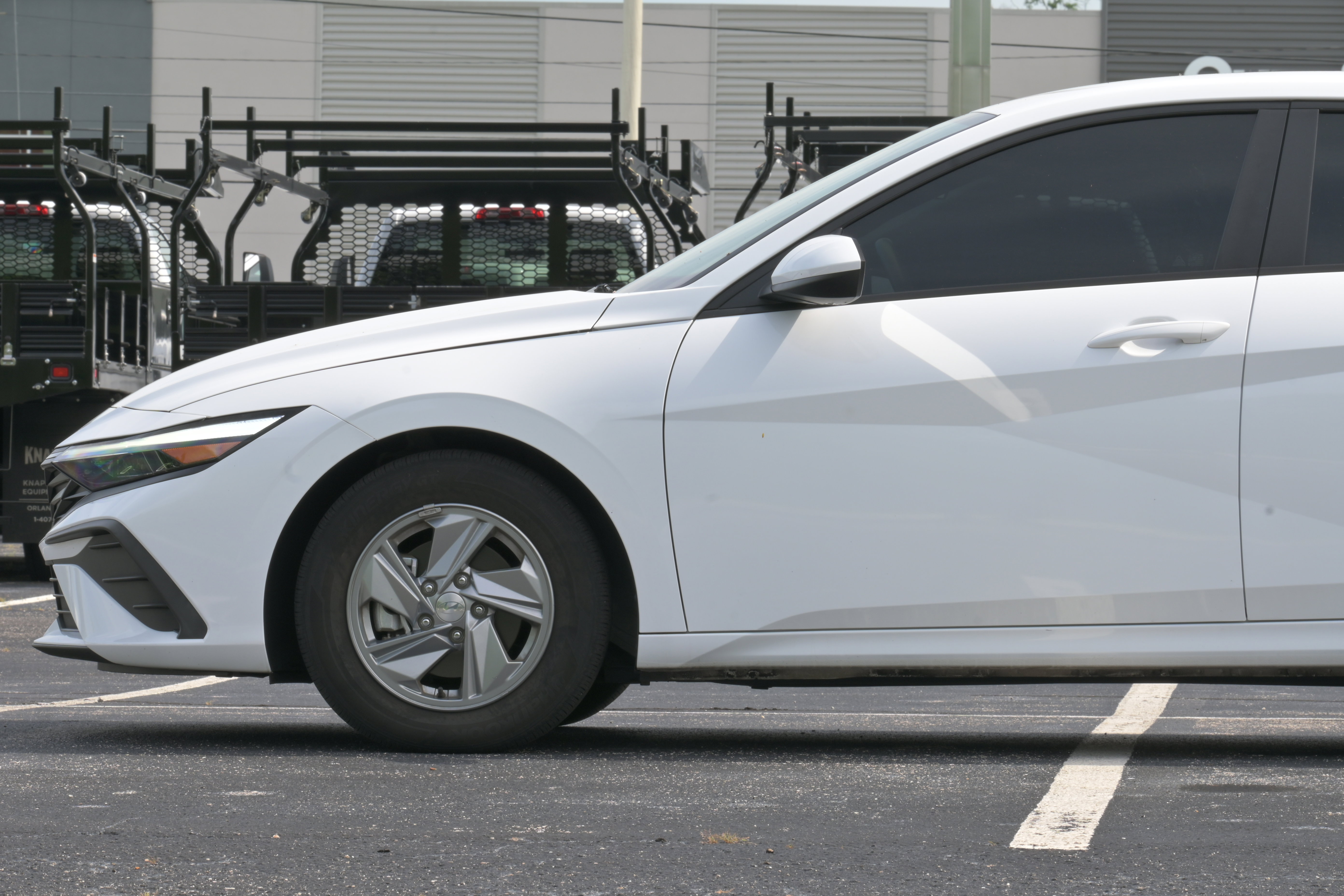 Used 2024 Hyundai Elantra SE FWD image 5