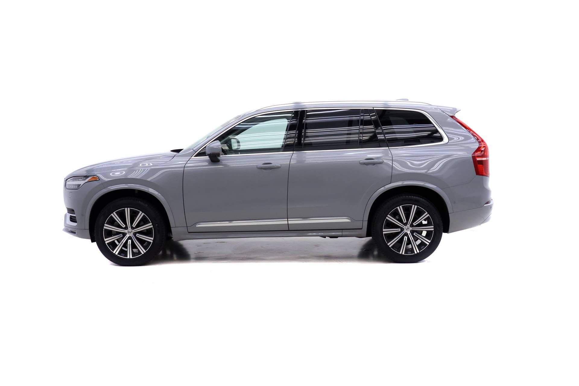 Used 2024 Volvo XC90 B6 Plus AWD/4WD image 3