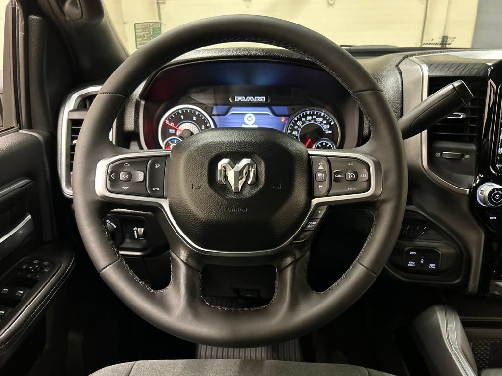 Used 2025 RAM 3500 Big Horn AWD/4WD image 17