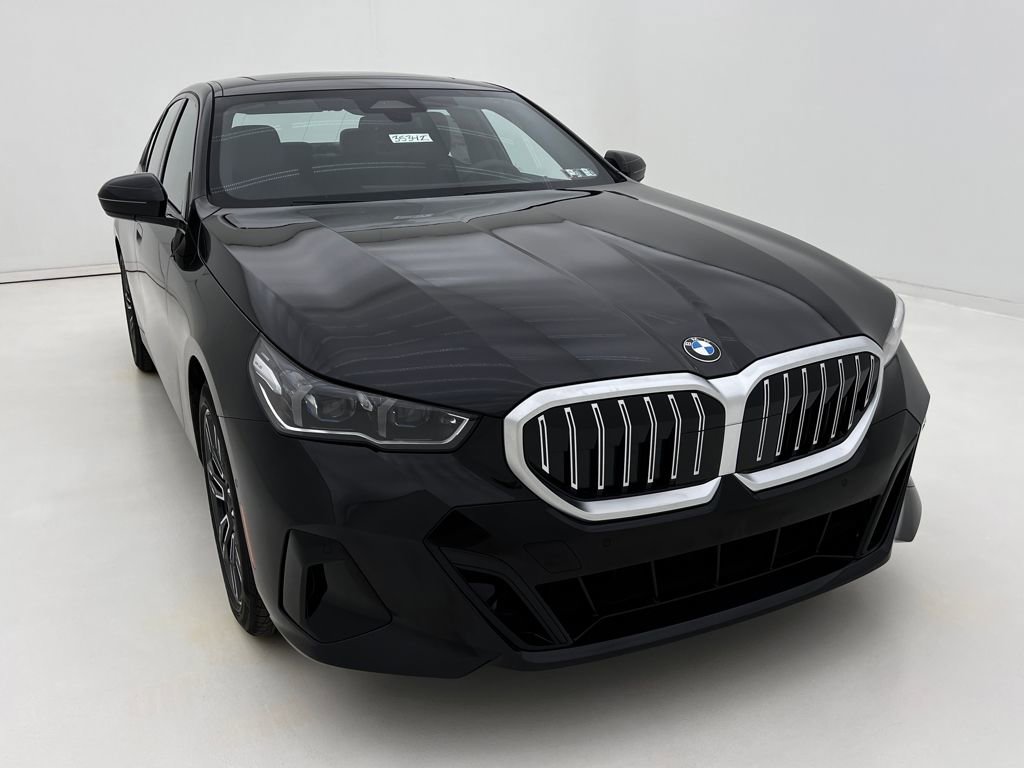 New 2026 BMW 530i xDrive w/ M Sport Package video 3