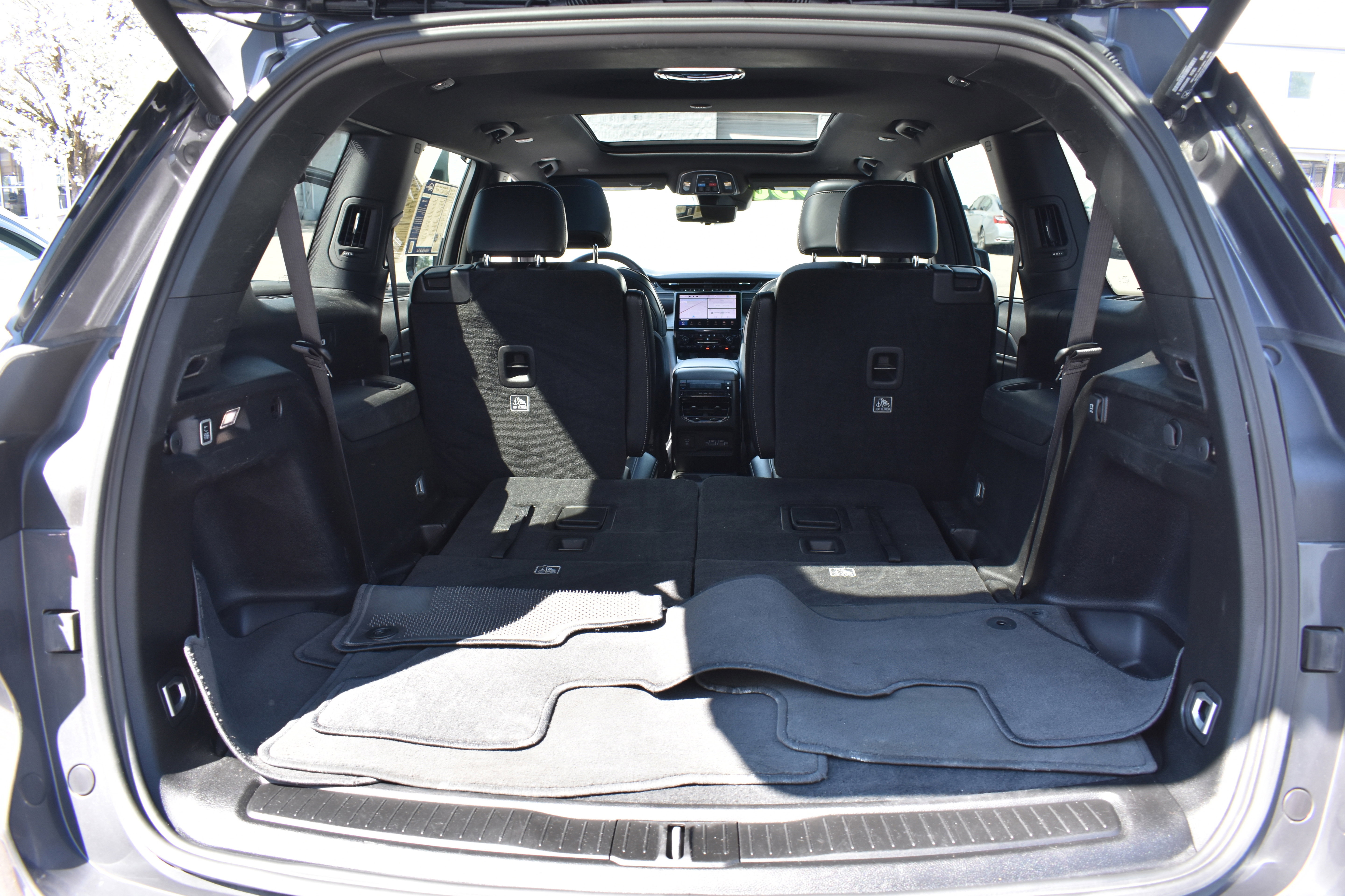 Used 2024 Jeep Grand Cherokee L Limited w/ Luxury Tech Group II image 30