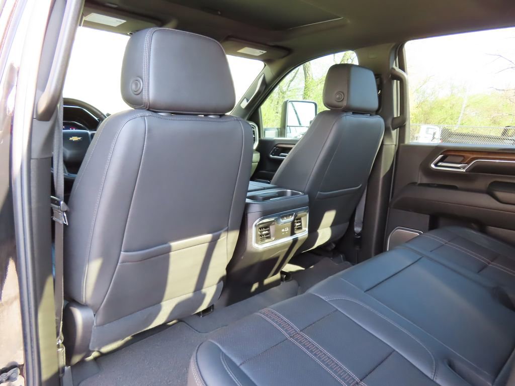 Certified 2024 Chevrolet Silverado 3500 High Country w/ High Country Premium Package AWD/4WD image 29