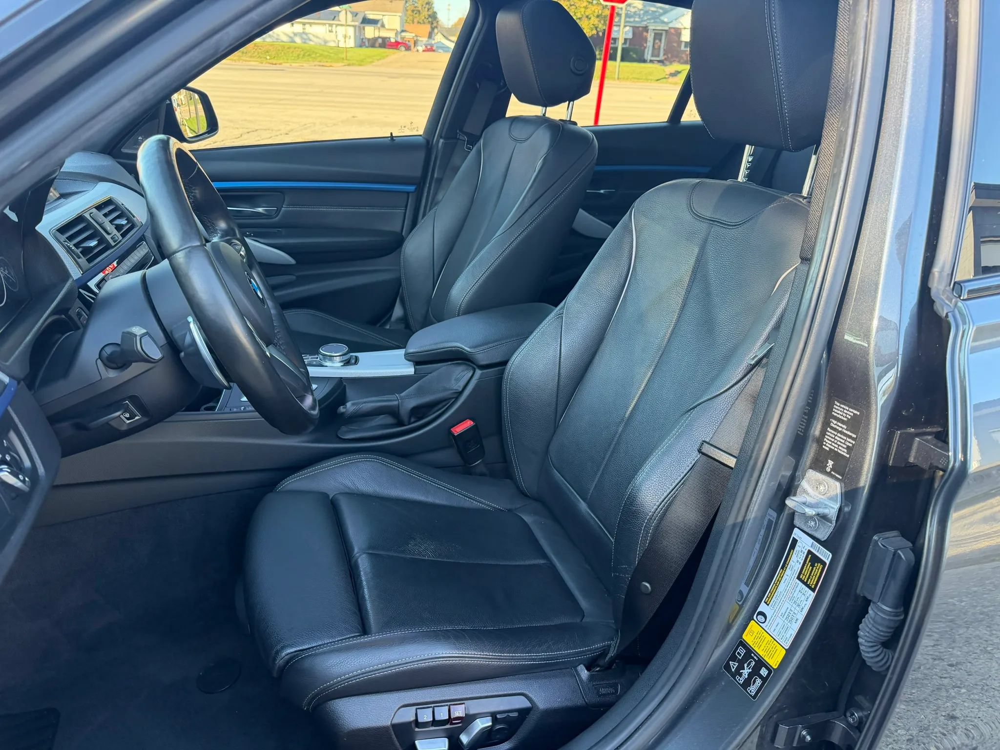 Used 2018 BMW 340i xDrive Sedan w/ Premium Package AWD/4WD image 12