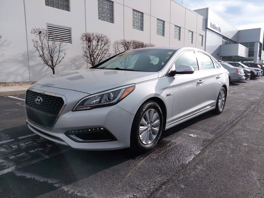 Used 2016 Hyundai Sonata SE image 2