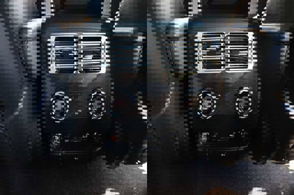Used 2019 Land Rover Range Rover Autobiography image 35