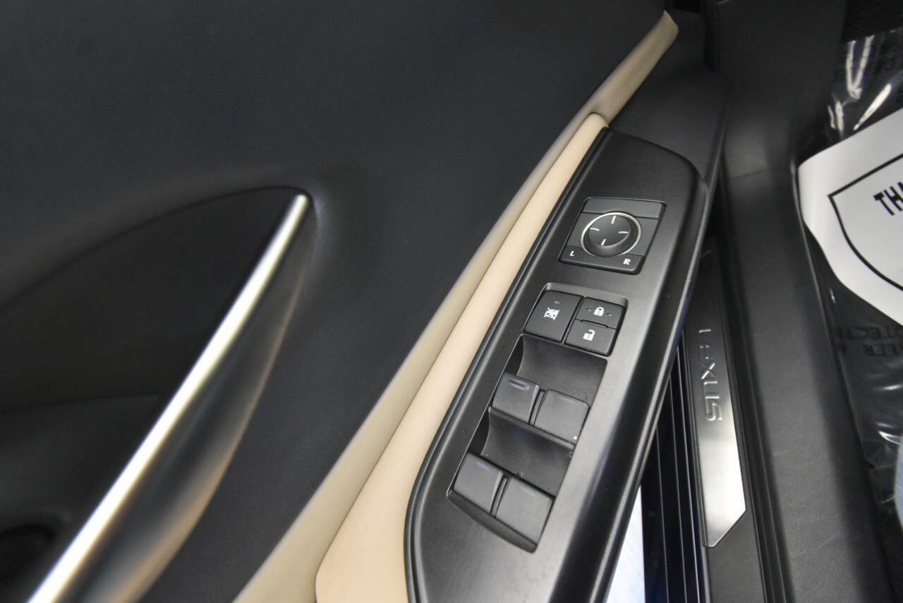 Used 2019 Lexus ES 300h w/ Premium Package image 42