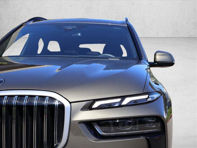 Certified 2026 BMW X7 xDrive40i w/ M Sport Package AWD/4WD image 2
