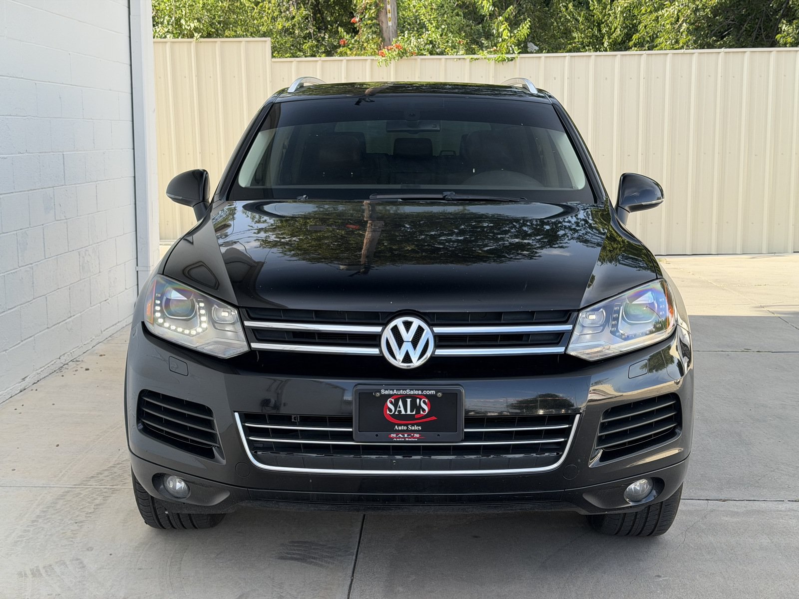 Used 2014 Volkswagen Touareg VR6 AWD/4WD image 2