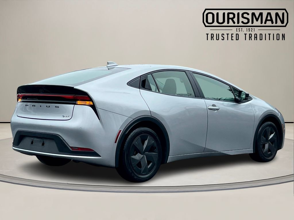 Used 2024 Toyota Prius LE image 5
