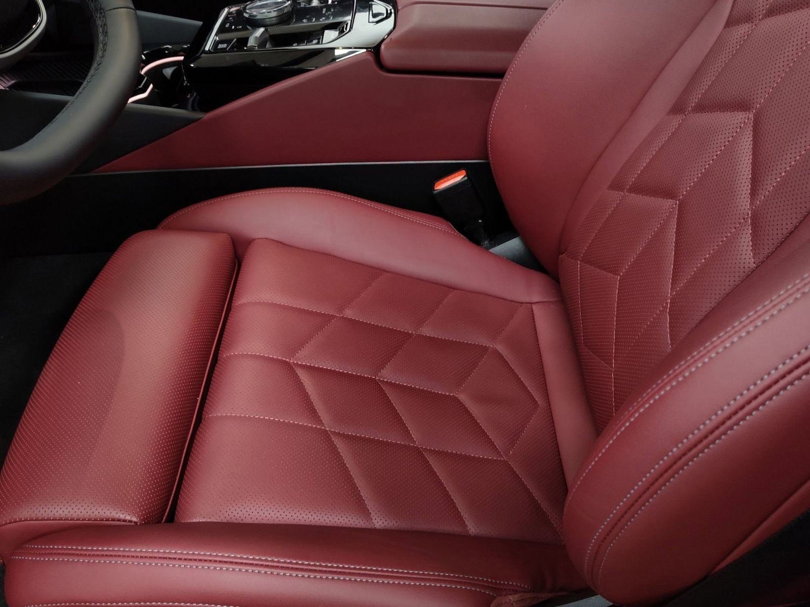 Certified 2025 BMW 540i xDrive image 17