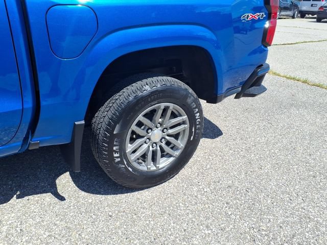 Used 2024 Chevrolet Colorado LT w/ LT Convenience Package II AWD/4WD image 4