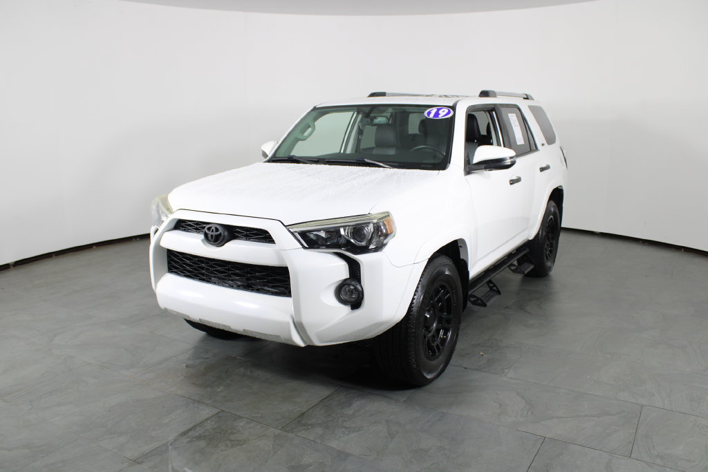 Used 2019 Toyota 4Runner SR5 Premium RWD image 2