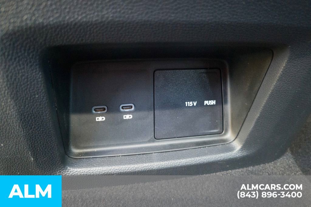 Used 2024 Volkswagen Atlas Cross Sport SE image 23