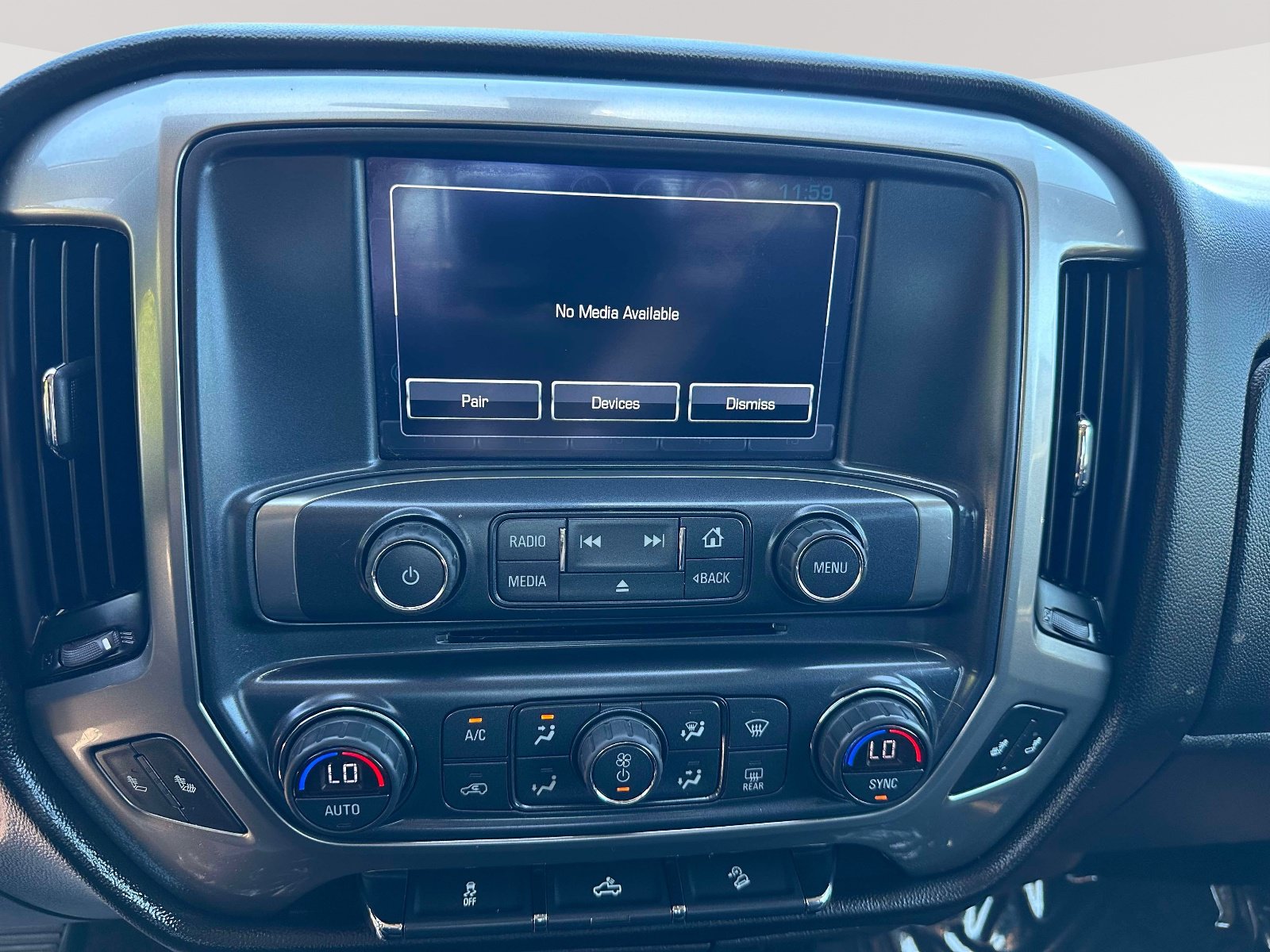 Used 2018 Chevrolet Silverado 1500 LT w/ All Star Edition AWD/4WD image 9