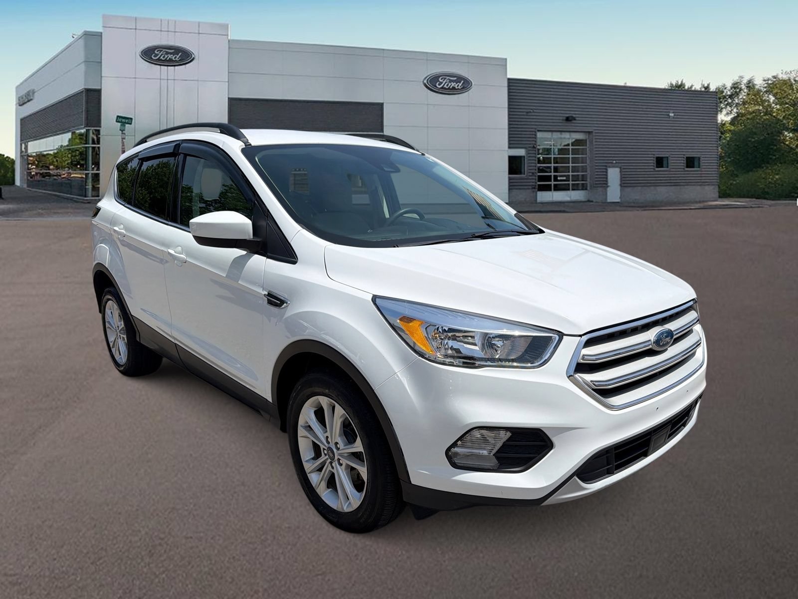 Used 2018 Ford Escape SE w/ Ford Safe & Smart Package FWD video 2