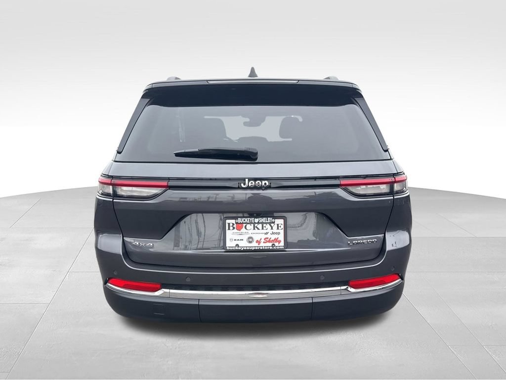Used 2023 Jeep Grand Cherokee Laredo AWD/4WD image 5