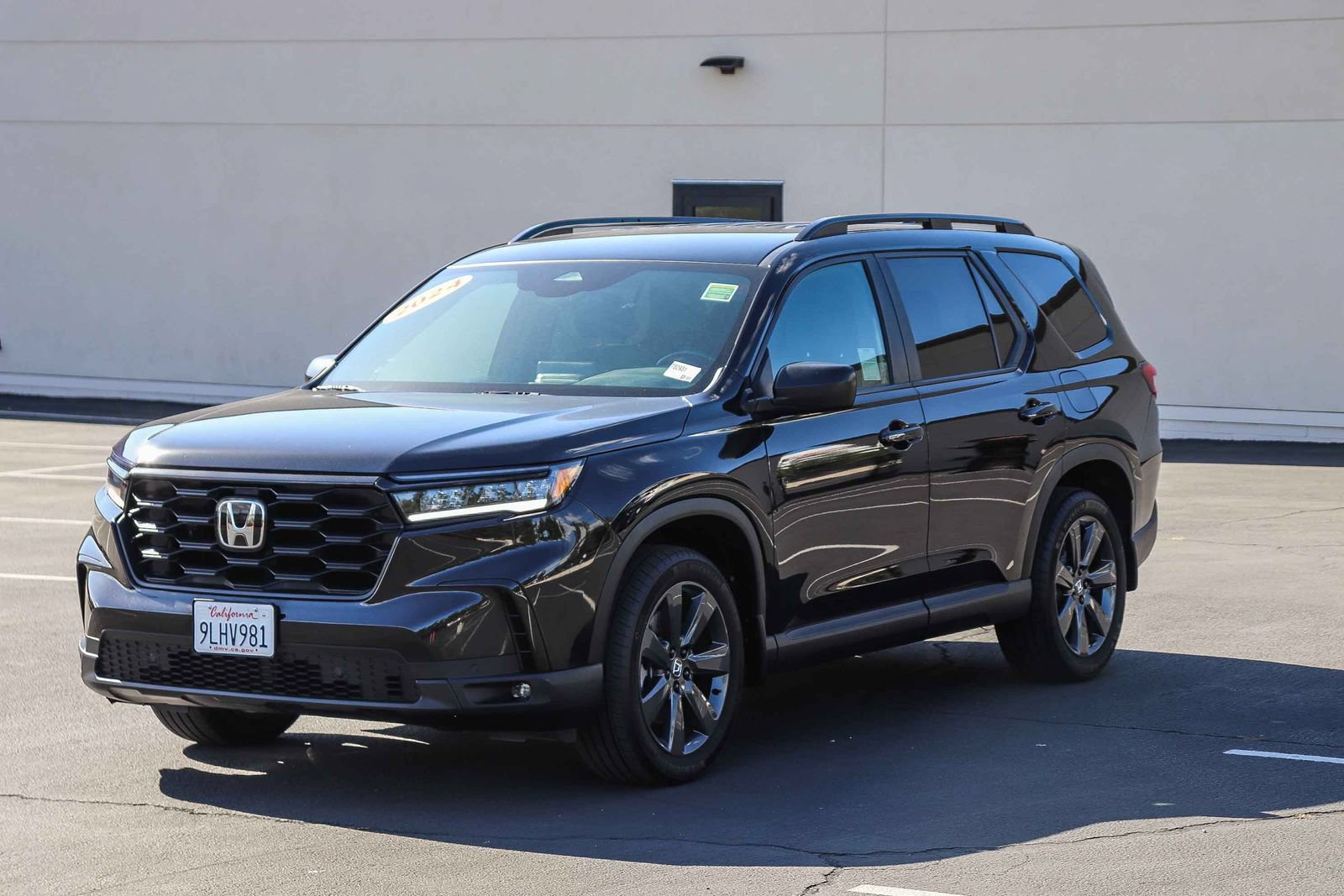Used 2024 Honda Pilot Sport image 3