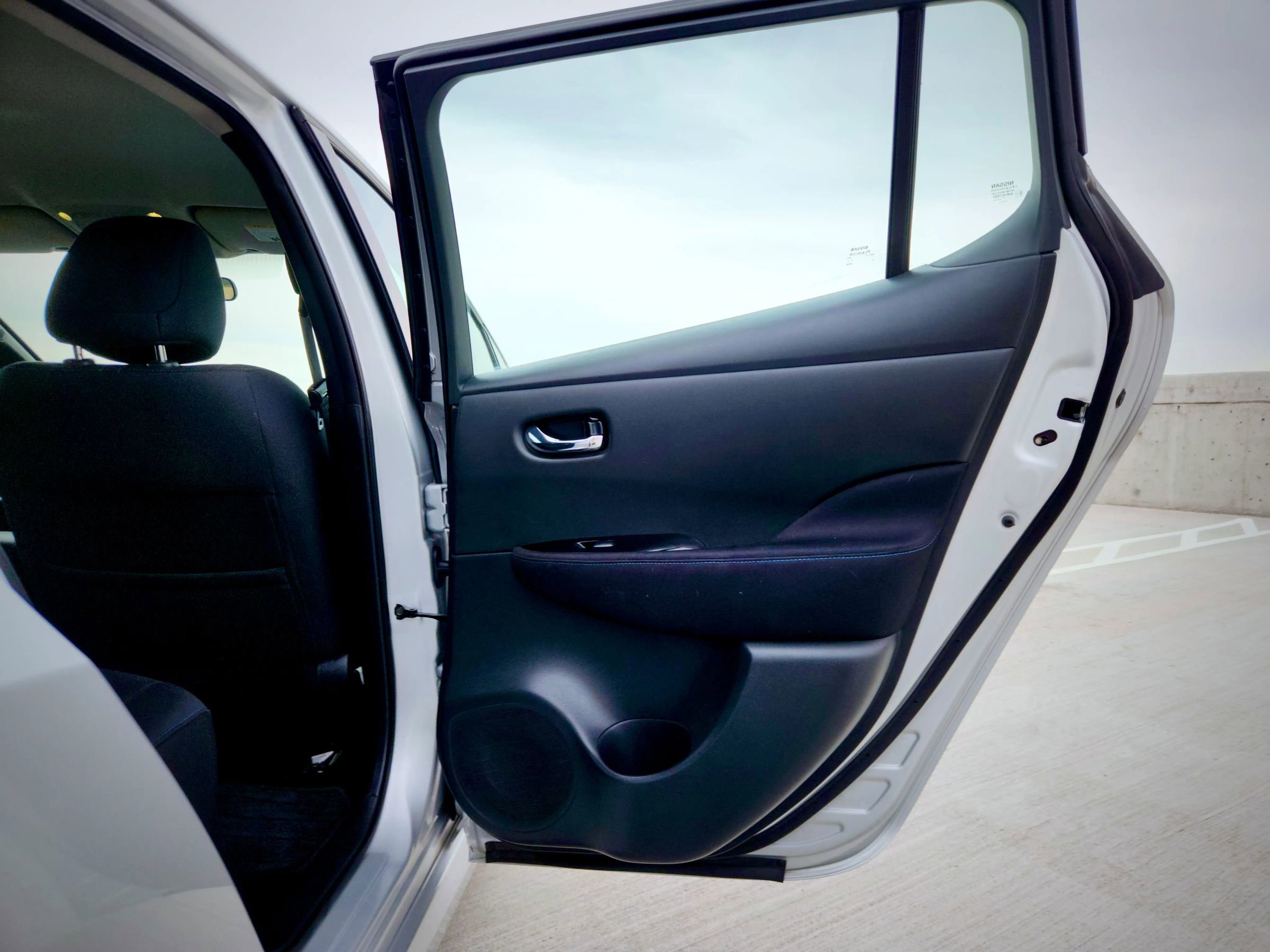 Used 2018 Nissan Leaf SV FWD image 27