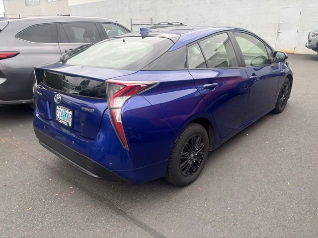 Used 2017 Toyota Prius Three FWD image 2