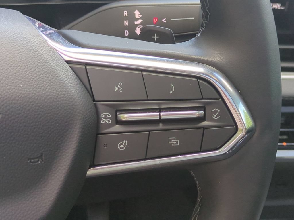 New 2026 Chevrolet Equinox LT w/ Safety and Technology Package FWD image 17