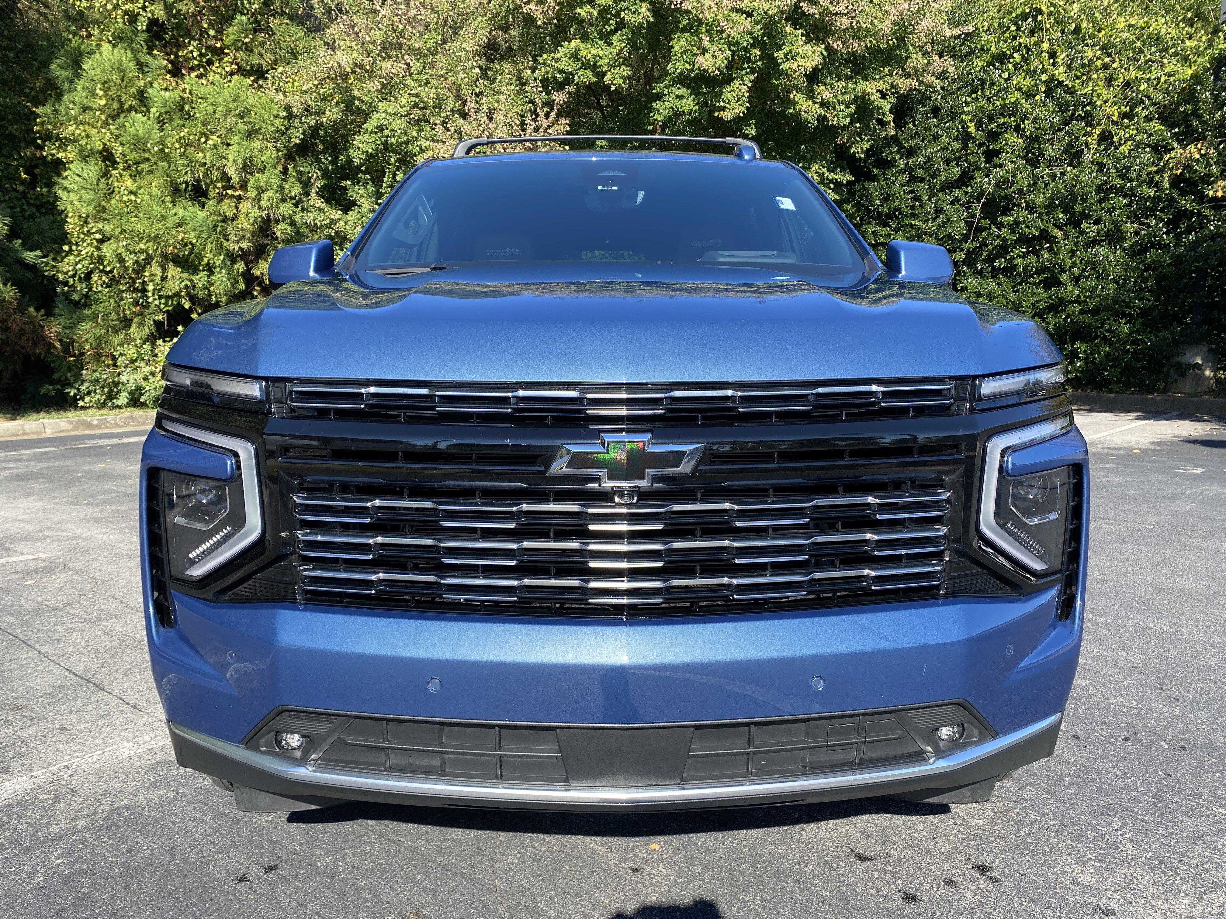 Used 2025 Chevrolet Tahoe High Country AWD/4WD image 3