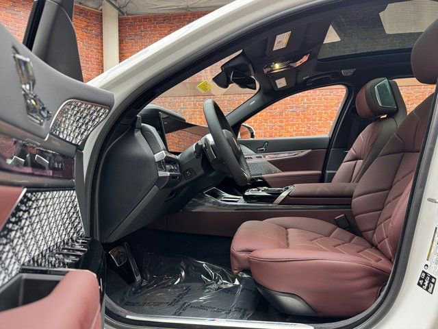 Used 2026 BMW 740i xDrive w/ Executive Package image 22