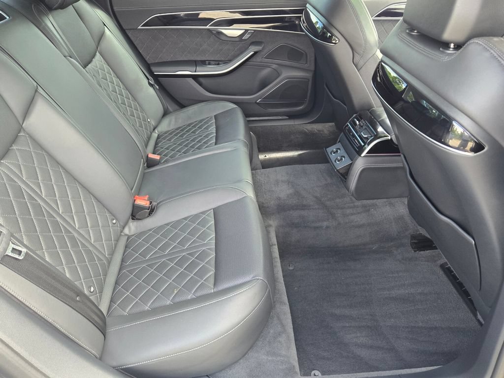 Used 2023 Audi S8 w/ S8 Comfort Plus Package AWD/4WD image 17
