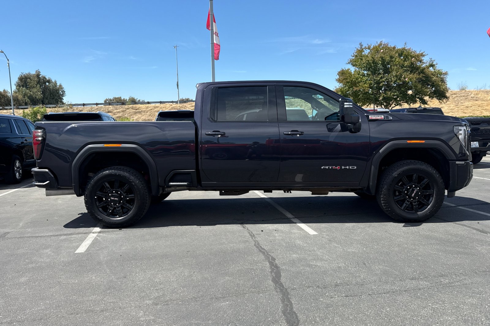 Used 2026 GMC Sierra 2500 AT4 AWD/4WD image 3