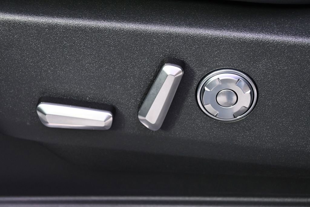 New 2026 Lincoln Navigator L Reserve w/ Jet Appearance Package image 14