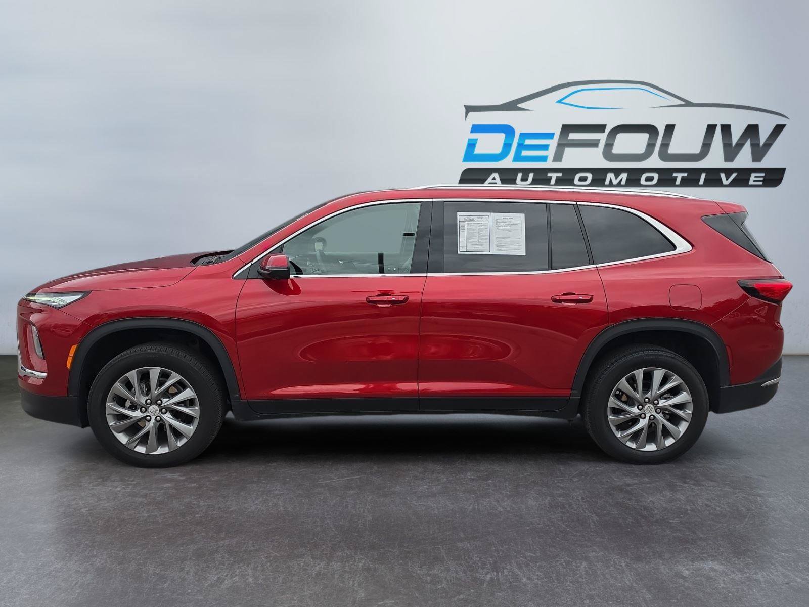 Used 2025 Buick Enclave Preferred AWD/4WD image 6