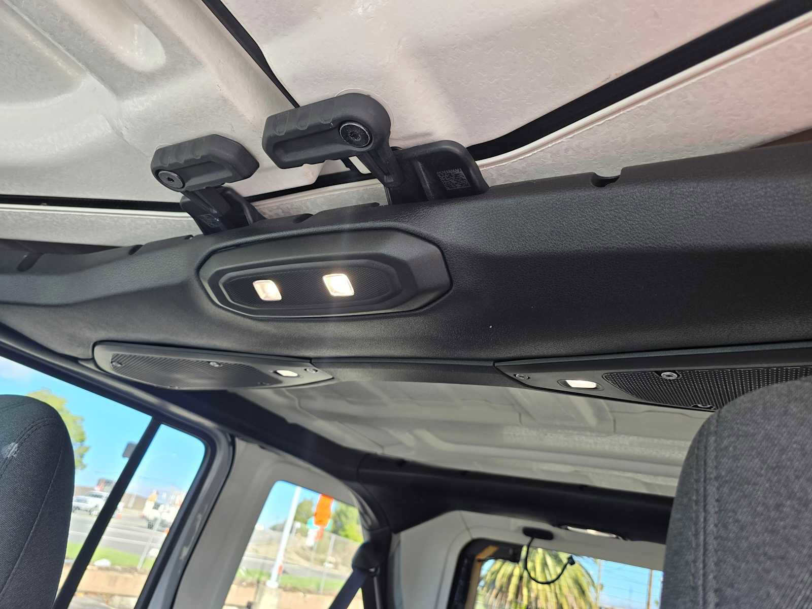 Used 2024 Jeep Wrangler Sahara image 25