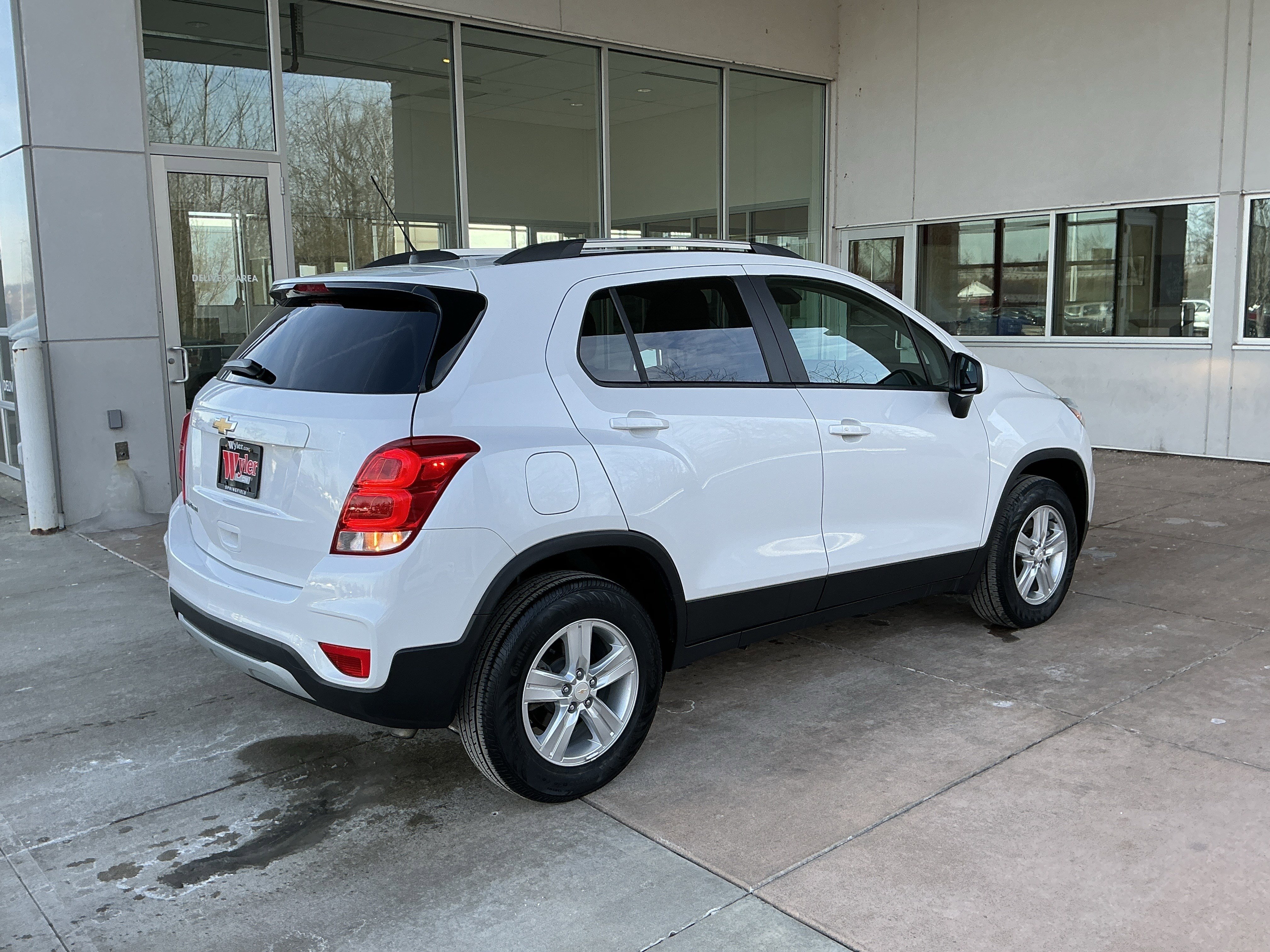 Used 2022 Chevrolet Trax LT w/ LT Convenience Package image 22