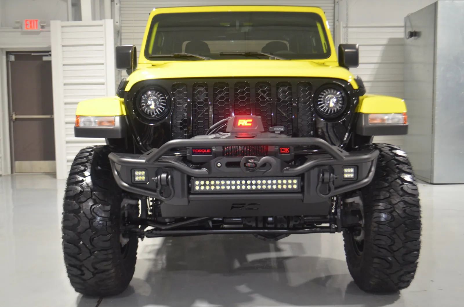 Used 2023 Jeep Gladiator Sport image 2