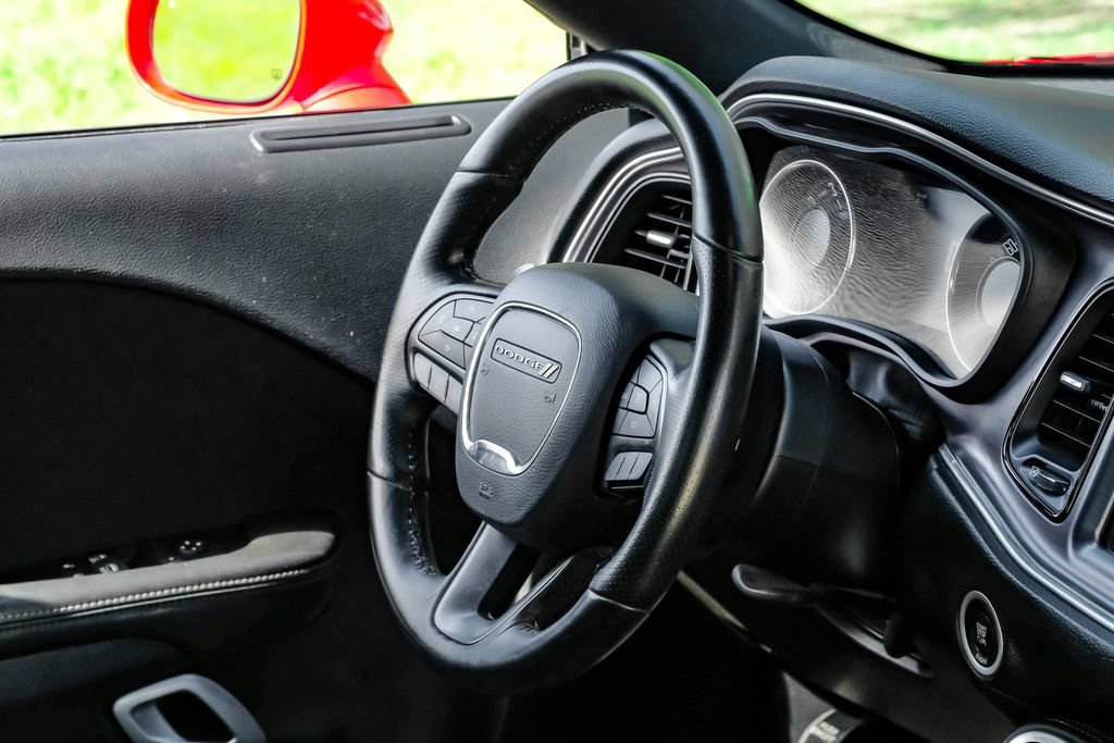 Used 2016 Dodge Challenger R/T Scat Pack RWD image 17