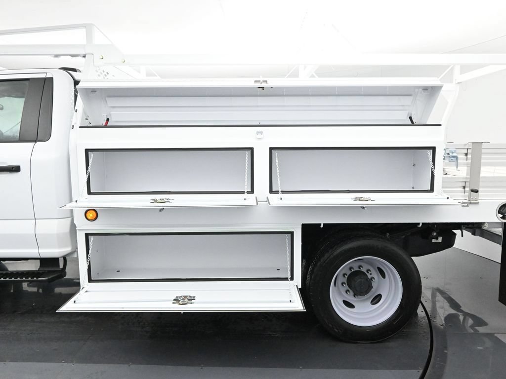 New 2025 Ford F550 4x4 Regular Cab Super Duty image 20