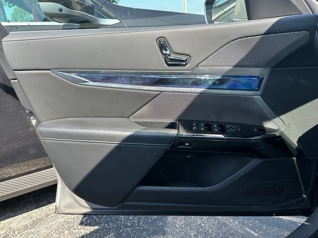 Used 2024 BMW i7 eDrive50 RWD image 25