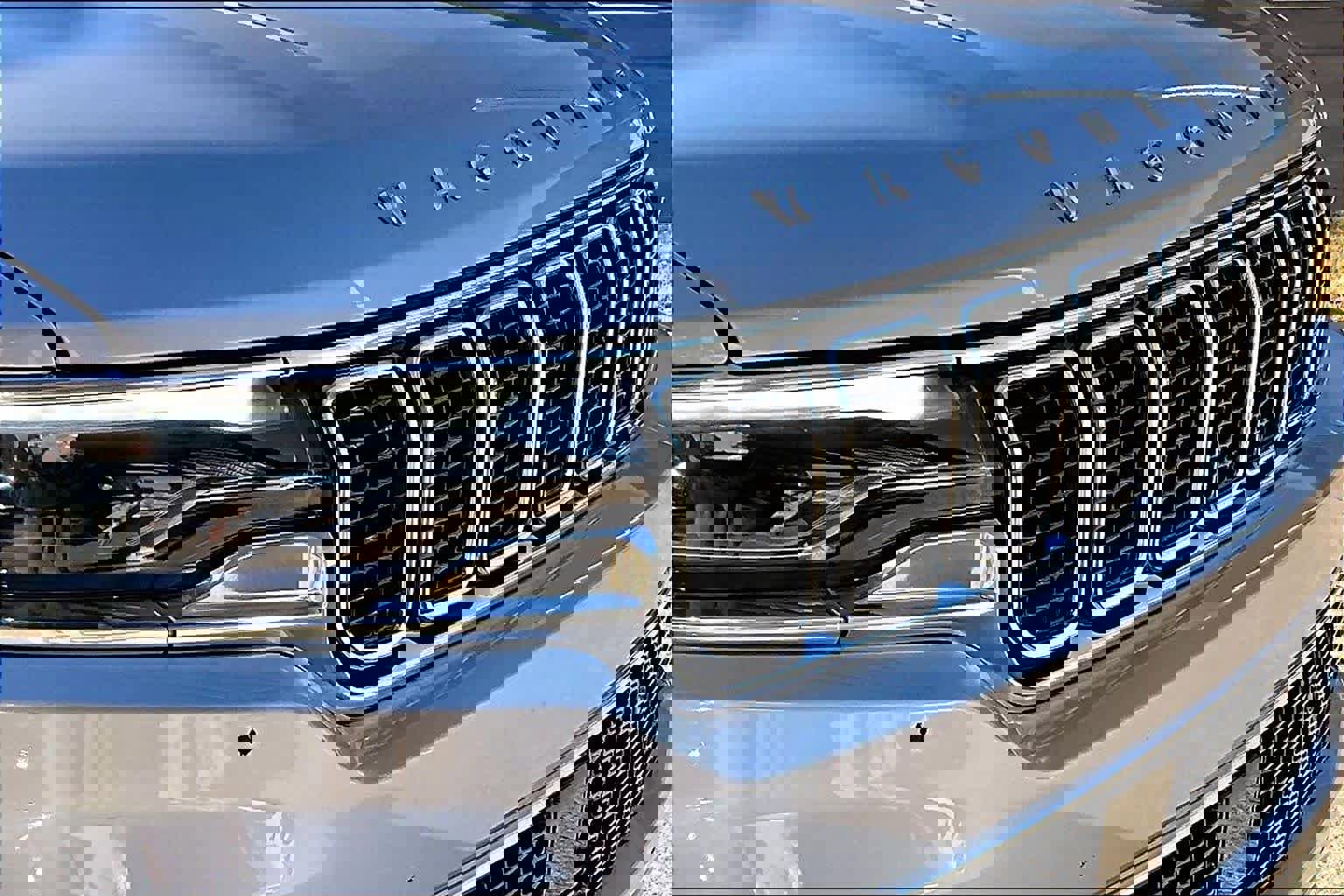 Used 2023 Jeep Wagoneer Series II w/ Flexible Seating Group image 29