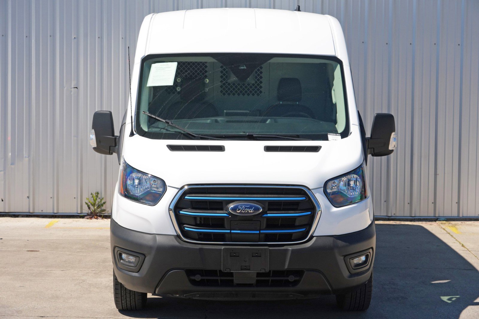 Used 2022 Ford E-Transit Medium Roof w/ Load Area Protection Package image 33
