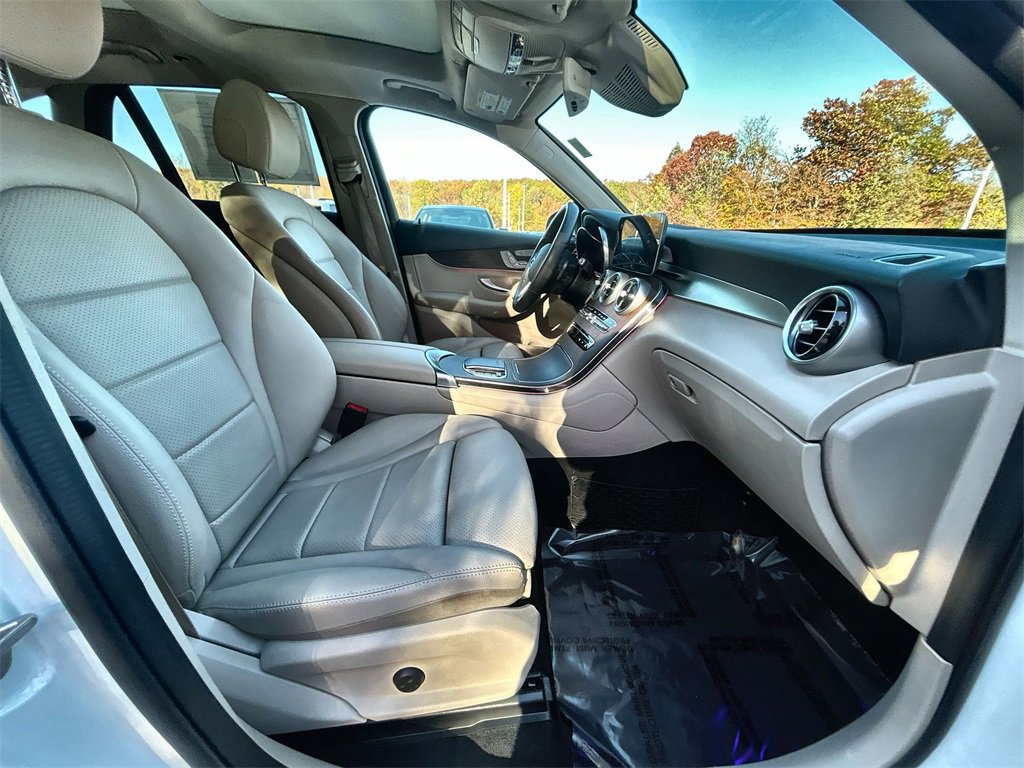 Used 2020 Mercedes-Benz GLC 300 4MATIC w/ Multimedia Package image 26