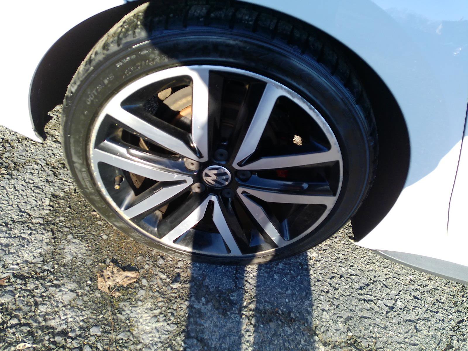 Used 2013 Volkswagen Jetta GLI image 37