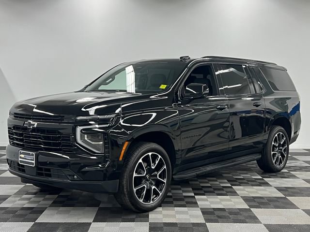 Used 2025 Chevrolet Suburban RST w/ Comfort Package AWD/4WD image 6
