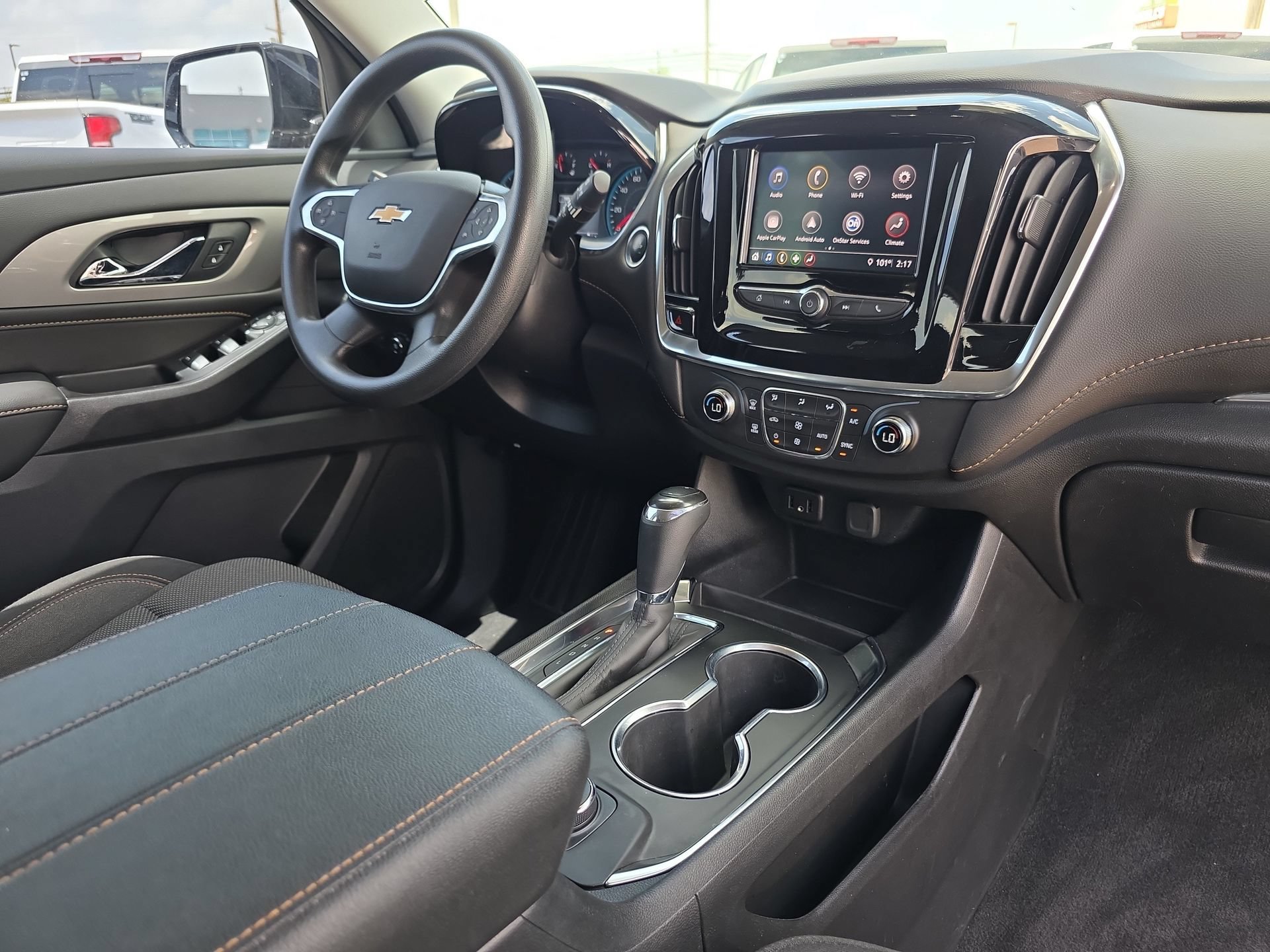 Used 2020 Chevrolet Traverse LS w/ LPO, Blackout Package FWD image 17