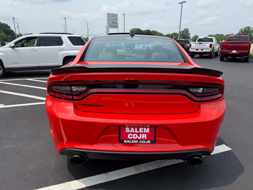 Used 2017 Dodge Charger R/T RWD image 7