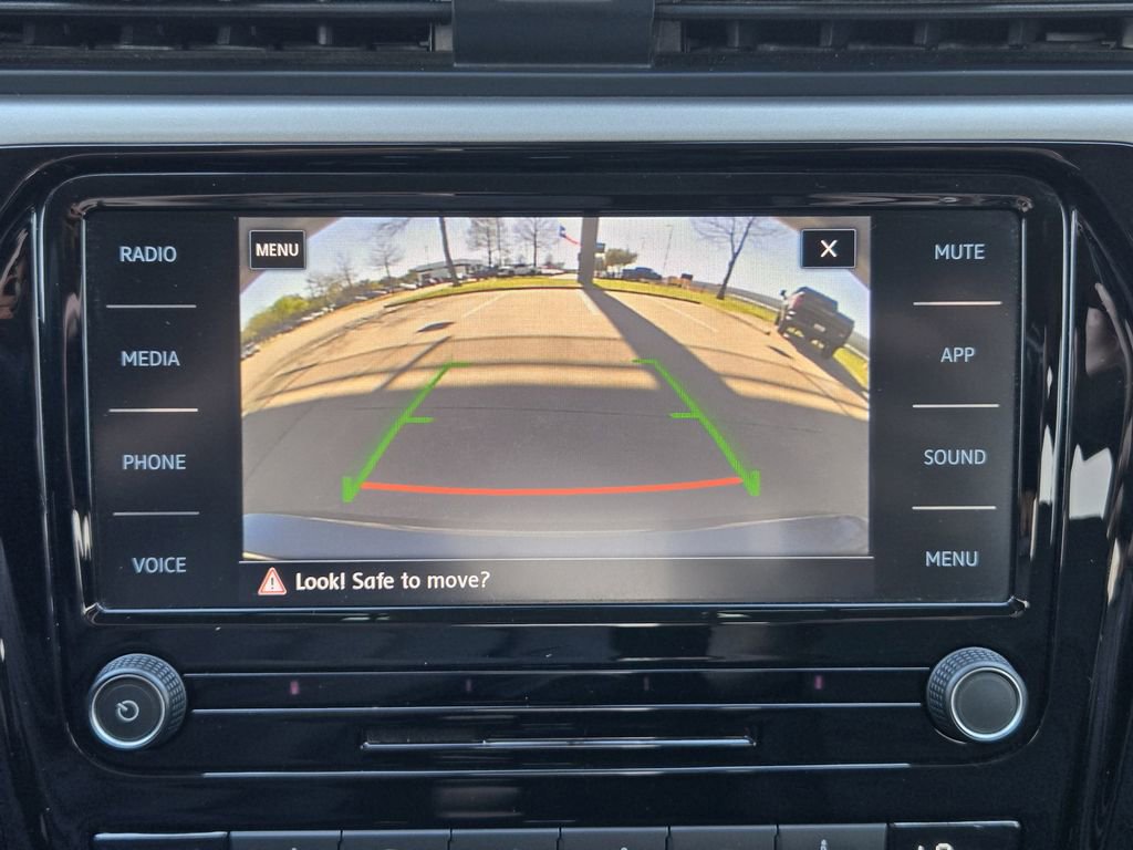 Used 2021 Volkswagen Passat 2.0T SE image 14