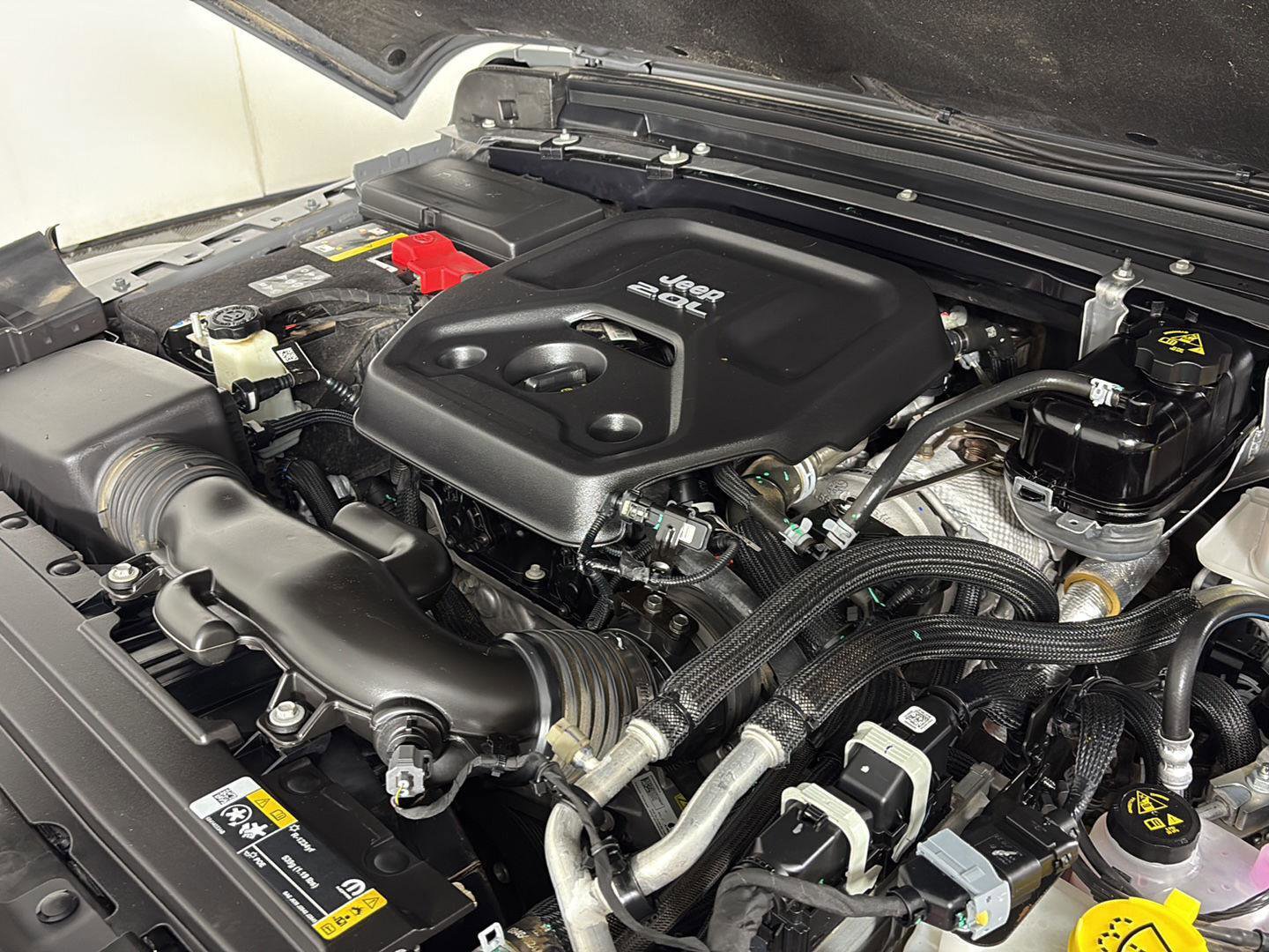 Used 2023 Jeep Wrangler Sahara w/ Cold Weather Group image 13