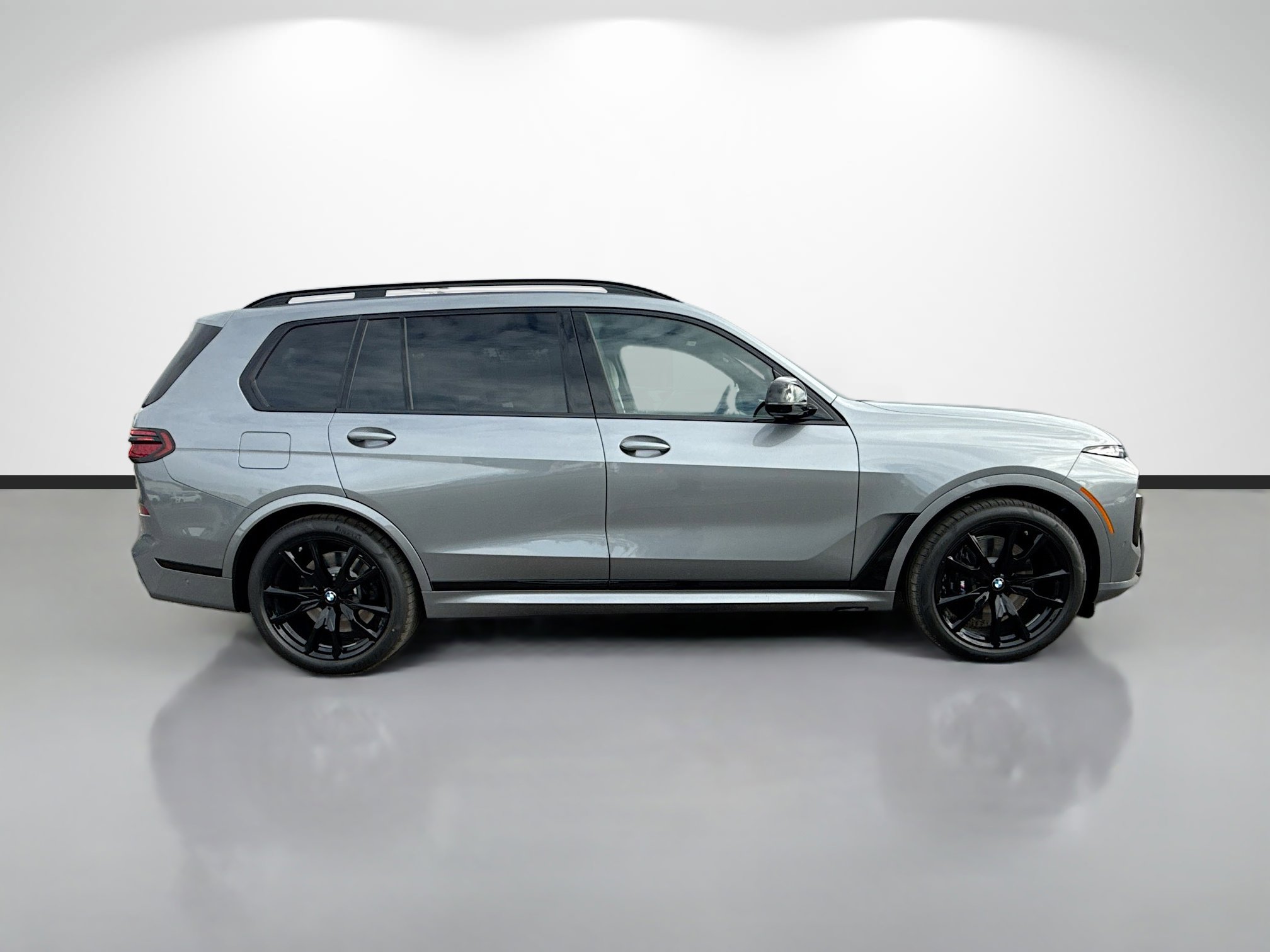 New 2026 BMW X7 M60i AWD/4WD image 2